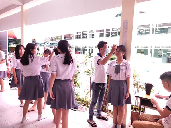 Khám sức khỏe cho học sinh- Năm học 2020-2021_3.jpg
